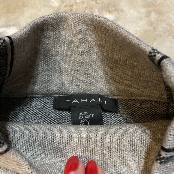 Tahari Sweater - 3/4 length sleeve - Picture 2 of 2